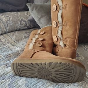Uggs Bailey Button Triplet II Boot